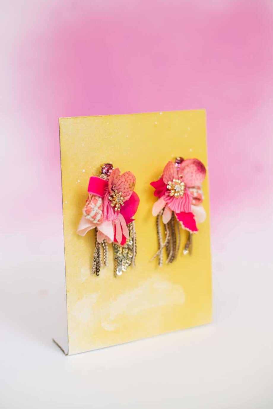 Carnation earrings (pink)_5