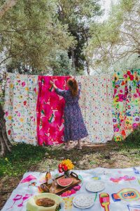 ⁦Big pink flowers Tablecloth⁩ – תמונה ⁦3⁩