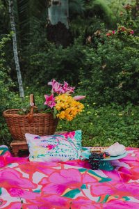 ⁦Big pink flowers Tablecloth⁩ – תמונה ⁦2⁩