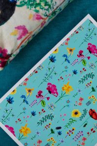 ⁦פרינט- Flowers in turquoise small⁩ – תמונה ⁦2⁩
