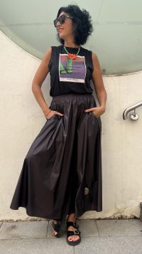 חצאית ניילון שחורה