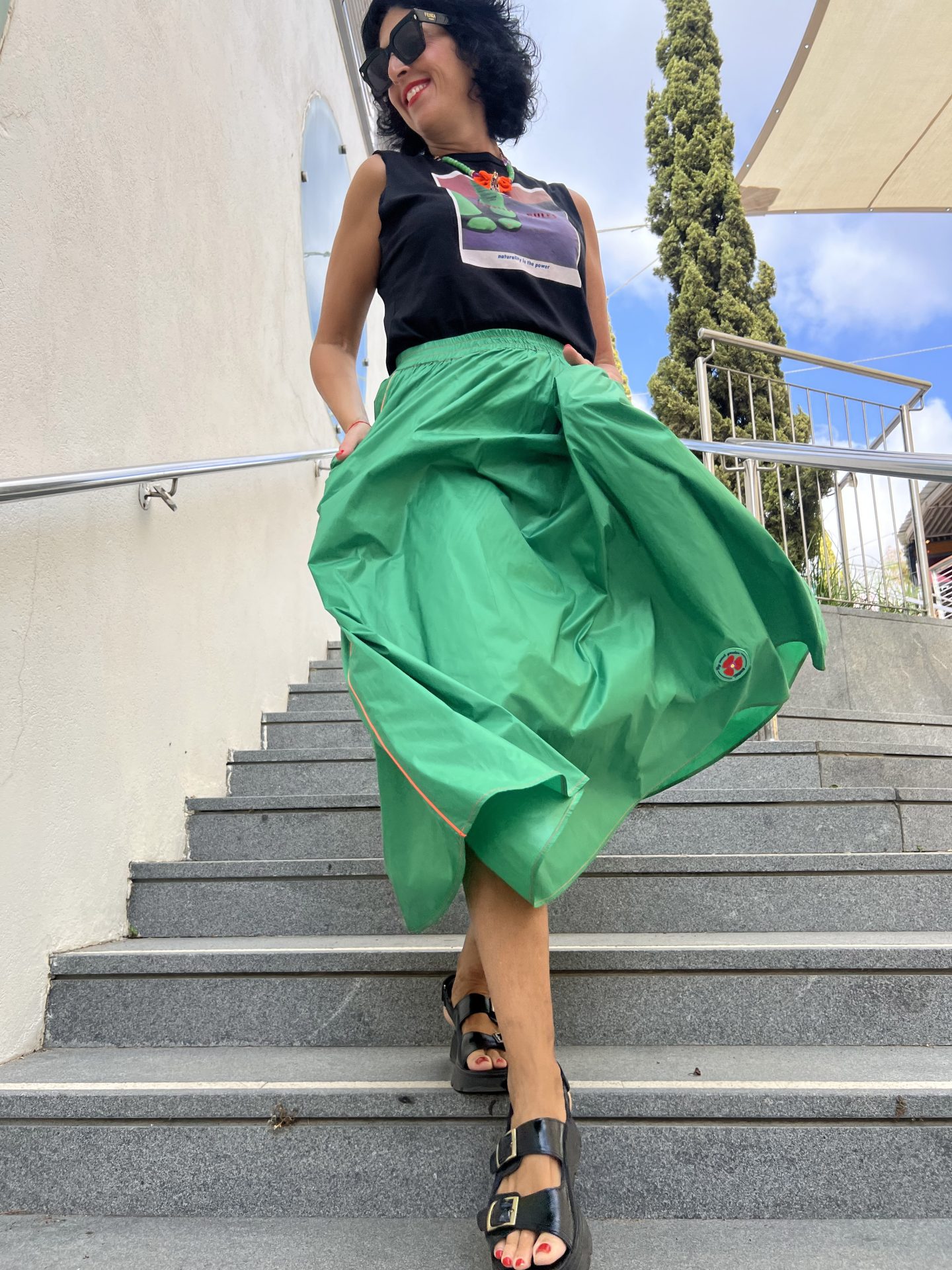 חצאית ניילון ירוקה