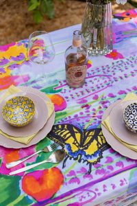 ⁦Giraffe and friends table cloth⁩ – תמונה ⁦3⁩