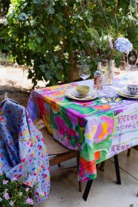 ⁦Giraffe and friends table cloth⁩ – תמונה ⁦5⁩